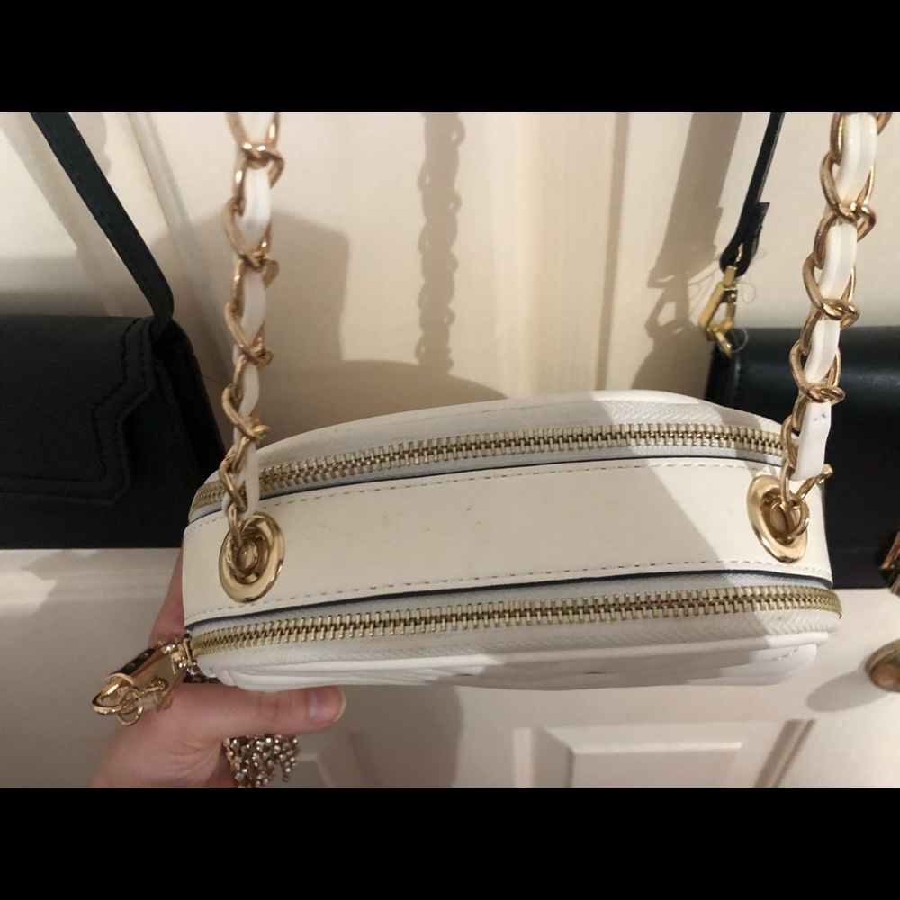 Purses - Picture 5 of 6